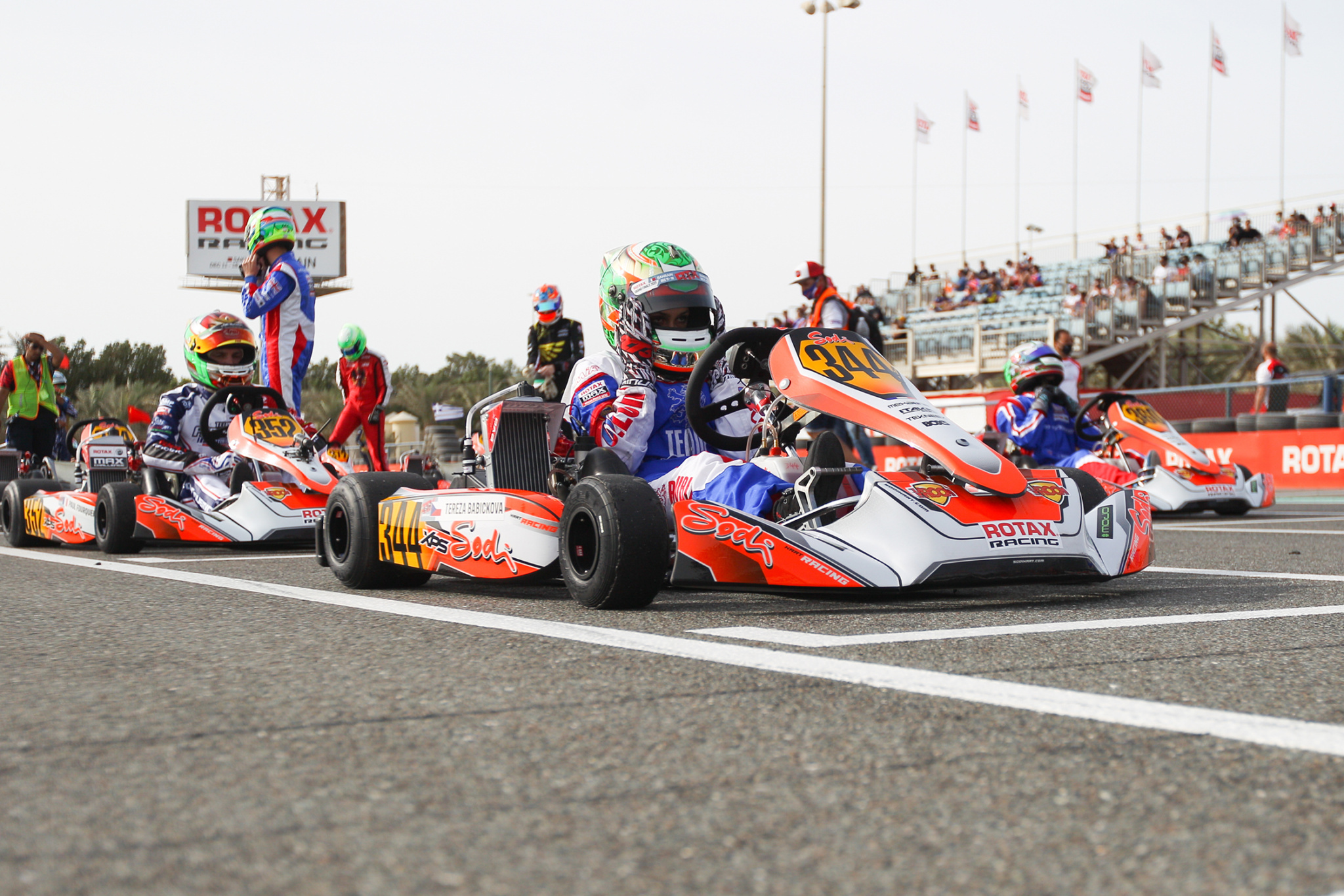 Senior MAX waiting for start in Bahrain